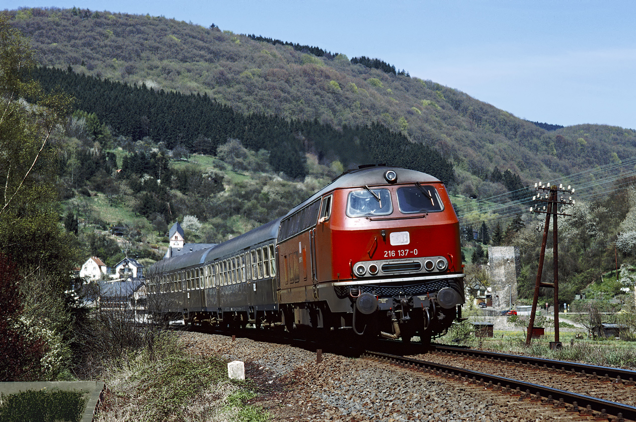 https://tscharn-rs.de/exAbload/1988.04.23-07-20odausotk3a.jpg